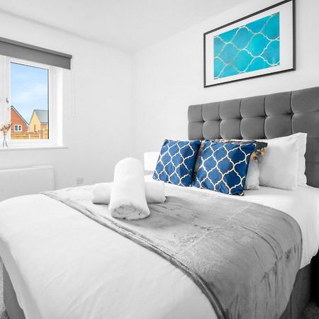 New 2 Bedroom Deluxe Apartment - Parking - Wifi & Netflix - Top Rated - 50C Cradley Heath Экстерьер фото